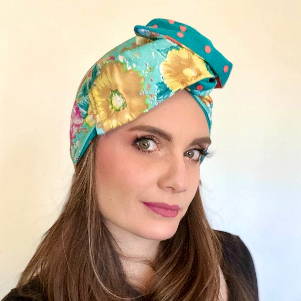 
Turbante modellabile realizzato a mano in Italia in puro cotone double face. Artigianale Made in Italy.
