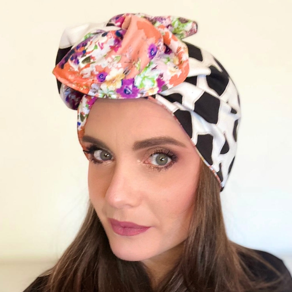 
Turbante modellabile realizzato a mano in Italia in puro cotone double face. Artigianale Made in Italy.